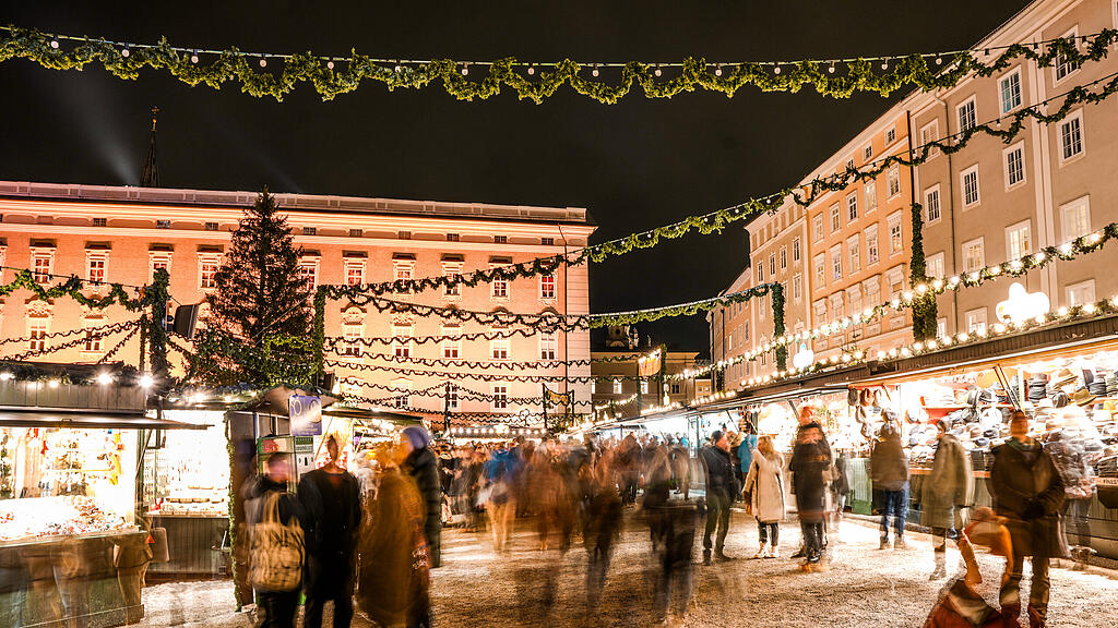 Impressionen der Christkindlmarkt Er\u00f6ffnung