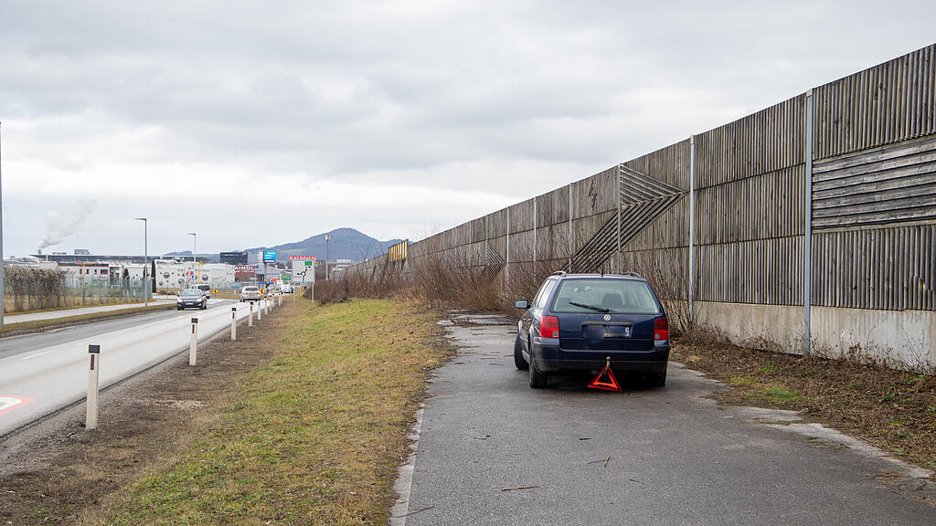 Abgestelltes Auto Wals-Siezenheim