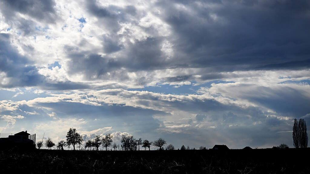 ++ THEMENBILD ++ SALZBURG: WETTER / WOLKEN