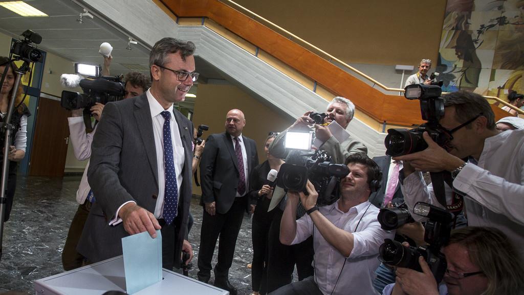 BP-Wahl: Stimmabgabe Norbert Hofer