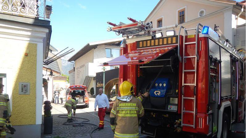 Die Feuerwehr rückte zu dem Brand mit 21 Mann an.