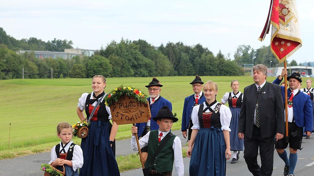 75 Jahre Trachtenverein  D\u00b4Puachstoana