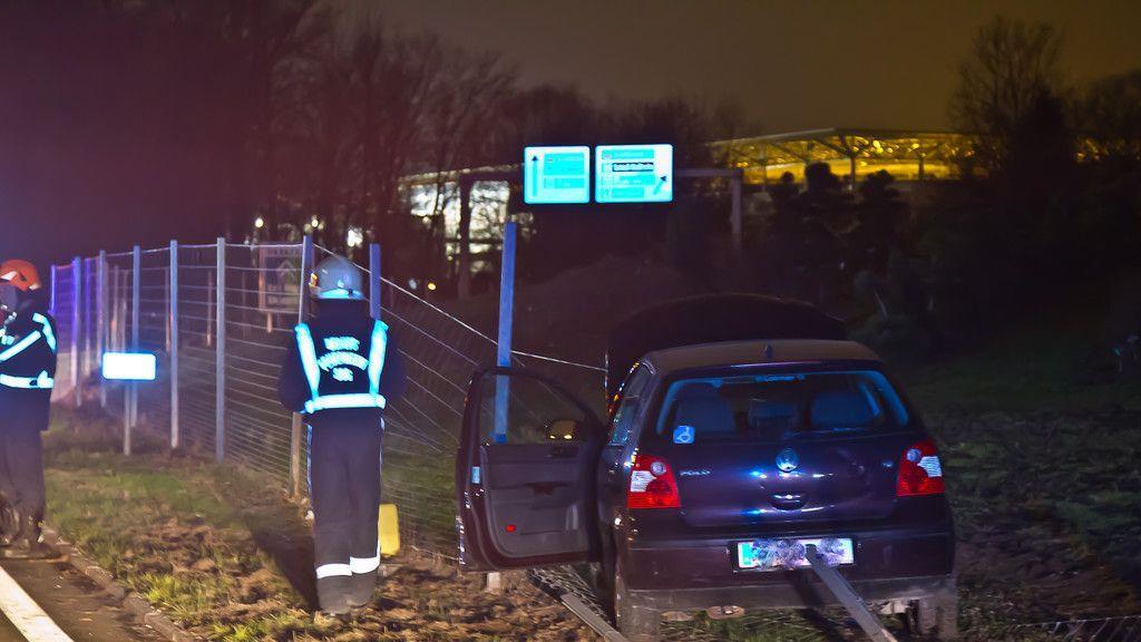 Pkw kracht bei Klessheim gegen Wildzaun
