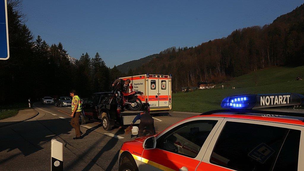 B305: Lkw übersieht Motorradfahrer