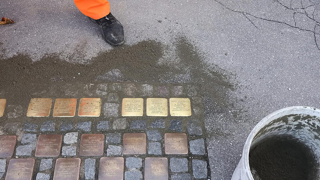 Neue Stolpersteine beim Bezirksgericht
