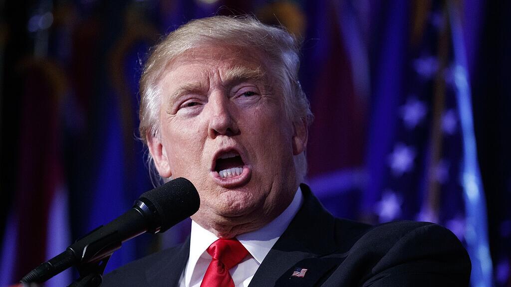 Trump will das Verbrennen von Flaggen unter Strafe stellen.