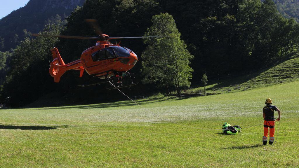 Der Rettungshubschrauber Christoph14 holte die verletzte Wanderin vom Berg.