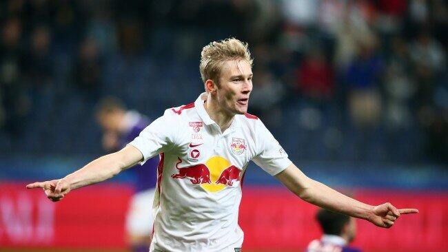 Grenzenloser Jubel bei Shootingstar Konrad Laimer nach seinem Doppelpack und seinen ersten Pflichtspieltoren für Salzburg.