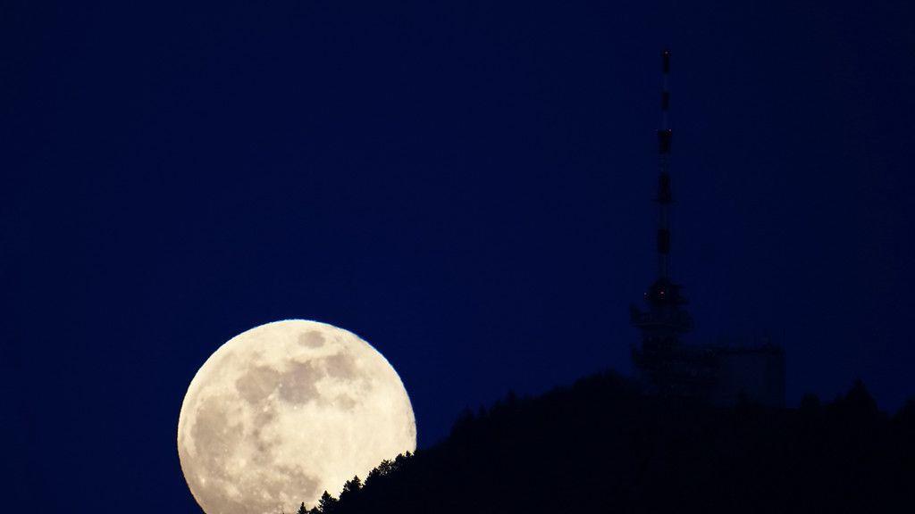 Vollmond über Salzburg