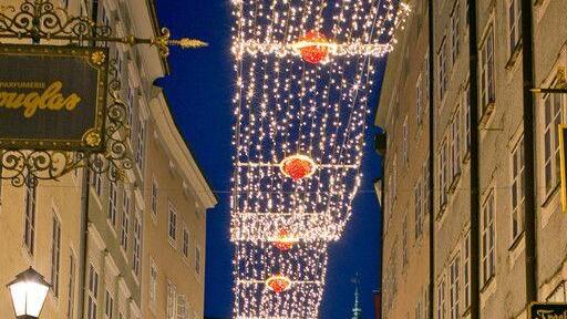 Weihnachtsbeleuchtung in der Getreidegasse