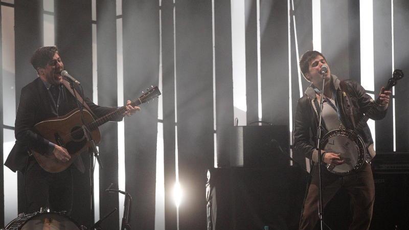 Brit Awards 2013: Stars performen auf der Bühne