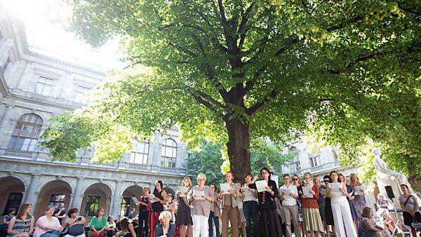 Ab Sommer 2016 werden sieben Forscherinnen mit Denkmälern geehrt