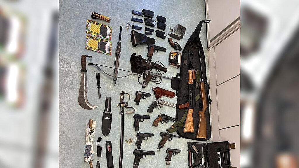 Razzia gegen illegalen Waffenhandel in sieben Bundesländern