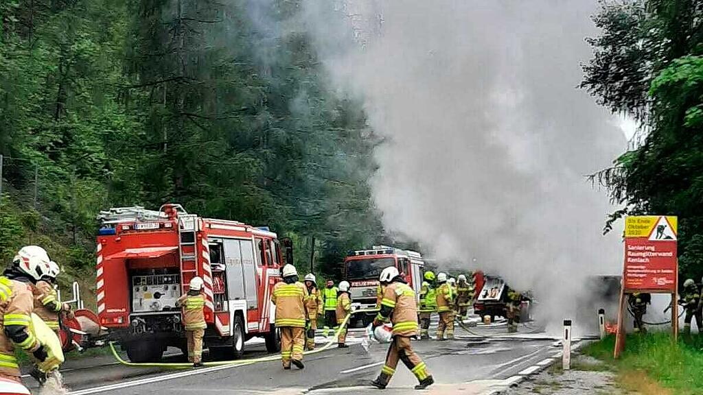 Kleinbus-Brand B311