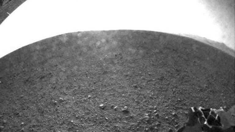 Marsrover "Curiosity" sendet farbiges Panorama-Foto