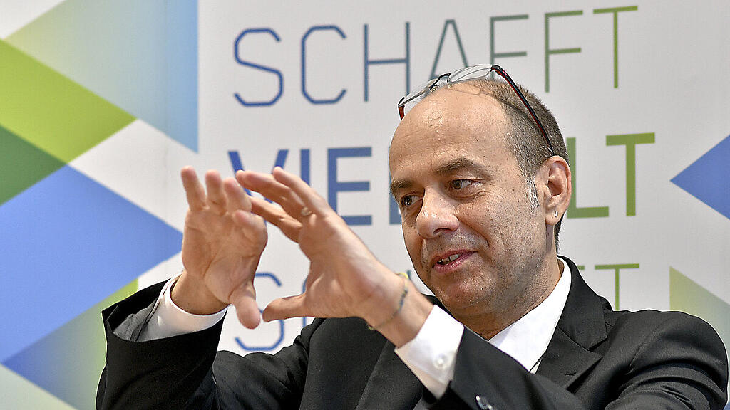 Mikrobiologe fordert "Schulterschluss" und "neue Politikberatung"