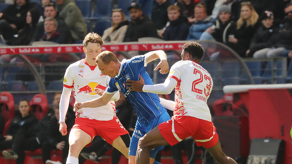 Red Bull Salzburg, Blau-Weiß Linz