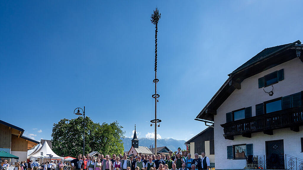 Maibaumaufstellen in Viehhausen