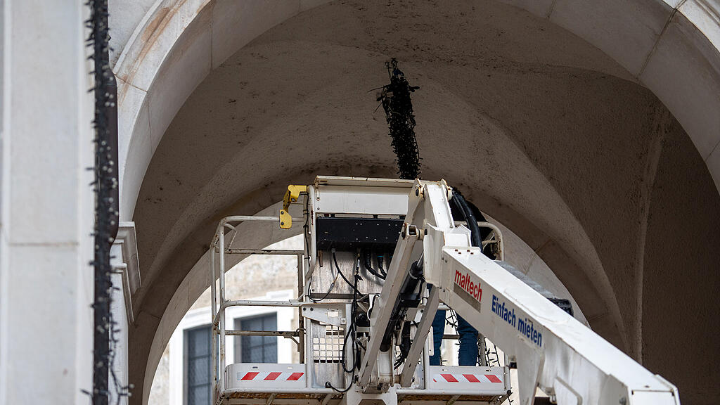 Aufbau Christkindlmarkt