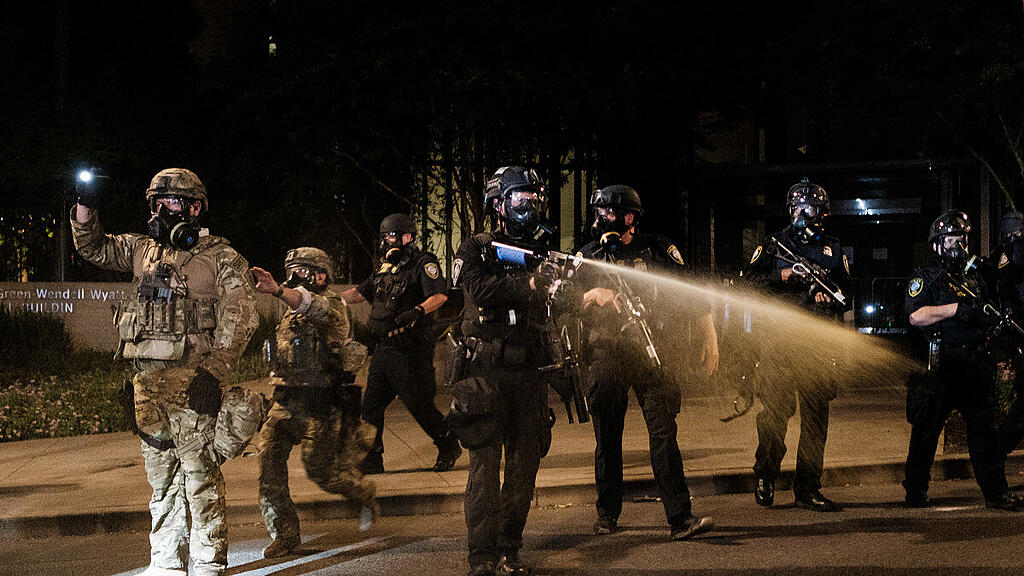 Bundespolizisten setzen in Portland Tränengas ein