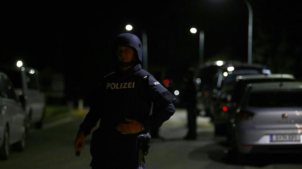 Steiermark, Gans, Schüsse auf Polizeauto