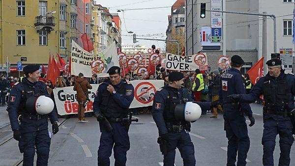 Polizeiaufgebot bei der Gegendemo