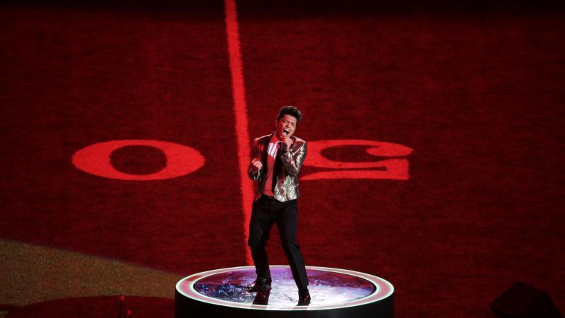 Bruno Mars & Red Hot Chili Peppers live beim Super Bowl 2014
