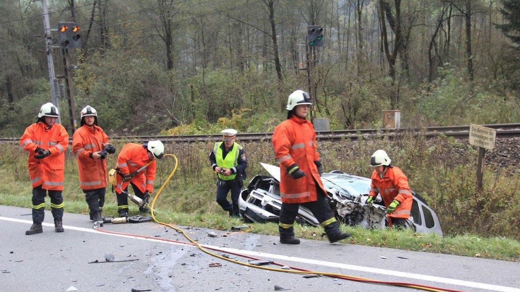 Bischofhofen: Pkw knallt gegen Lkw