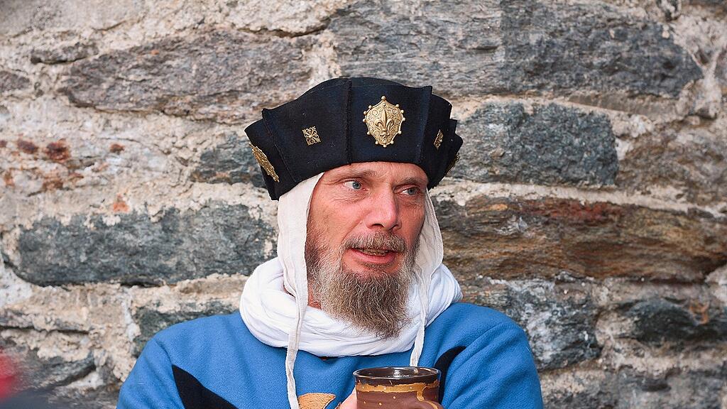 Mittelalterfest auf Burg Finstergr\u00fcn