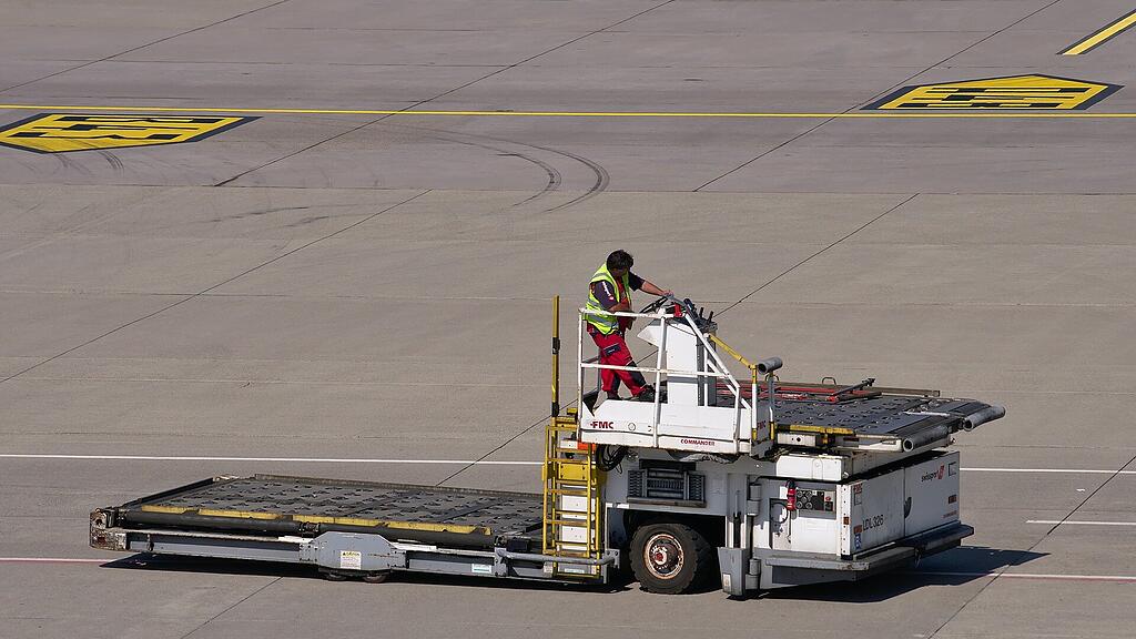 Rollfeld, Flughafen, SB