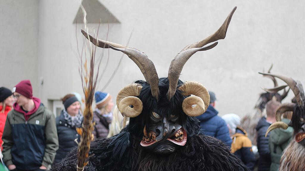 Gro\u00dfer Pongauer Perchtenlauf - Bischofshofen
