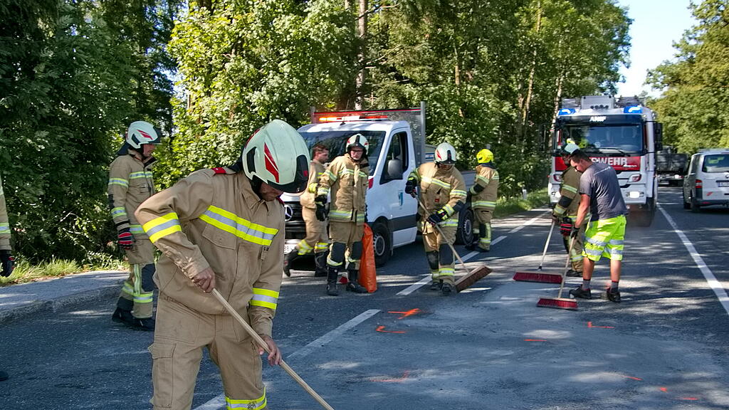 02-08-2023_Unfall-Maximarkt_HKroBild_0008.jpg
