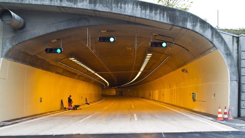 Feinschliff an der Baustelle im Lieferinger Tunnel