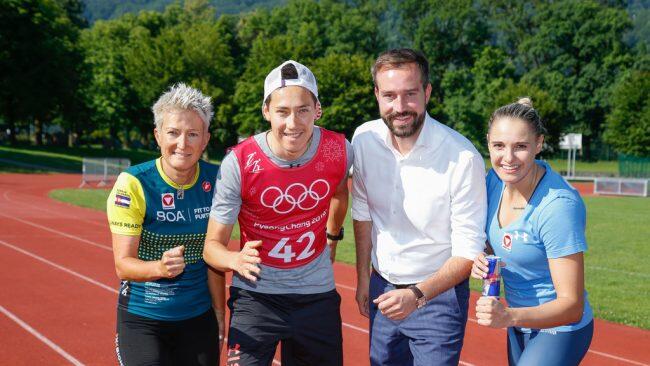 Die Profisportler Yvonne Marzinke, Mario Seidl und Alisa Buchinger standen den Schülern Rede und Antwort.
