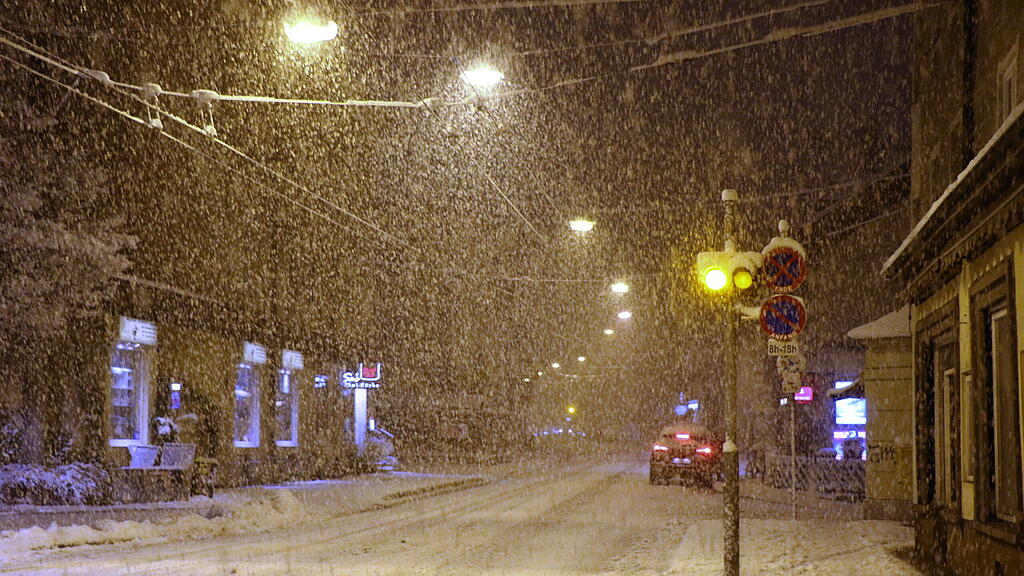 Wintereinbruch in Stadt Salzburg