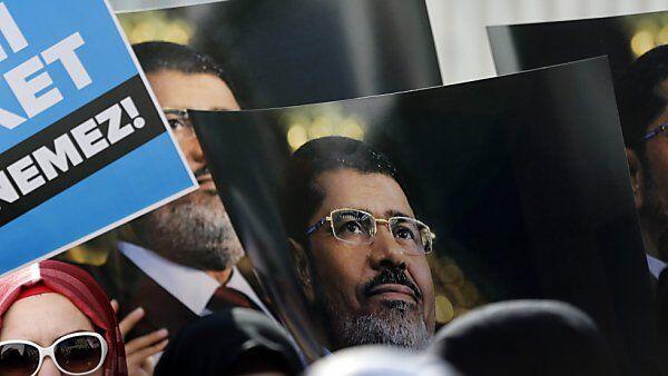 Mursi wird derzeit an einem geheimen Ort verhört
