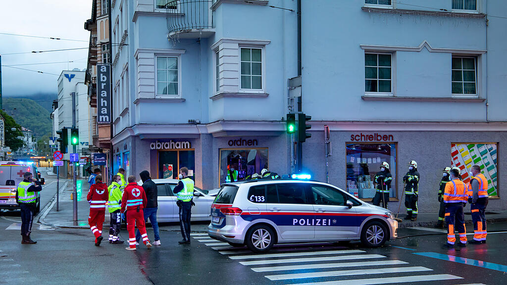 20210515_fmt_PKW_crasht_in_auslage_mw-15.jpg