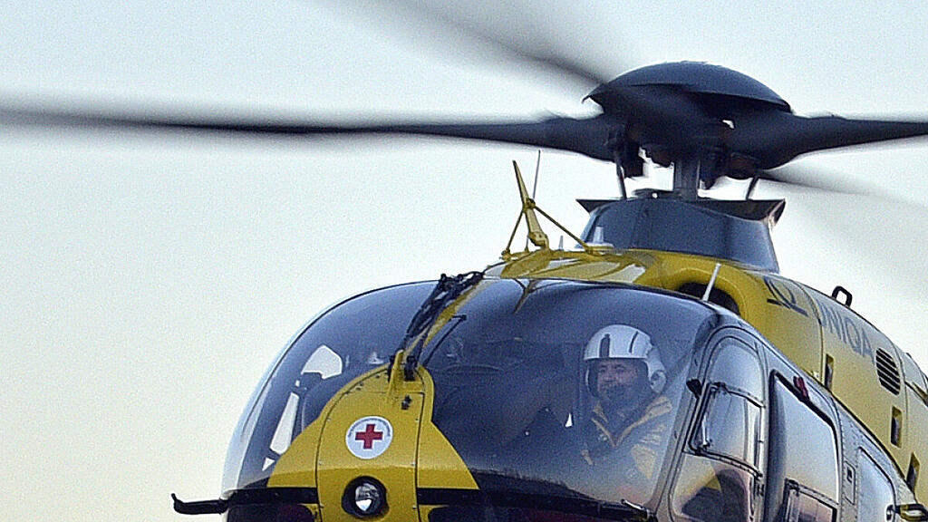 Der Mann wurde mit dem Notarzthubschrauber in die Klinik geflogen