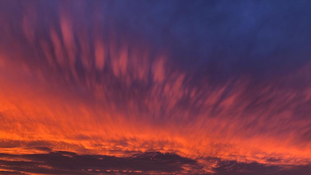 Wundersch\u00f6ner Sonnenaufgang \u00fcber Salzburg III