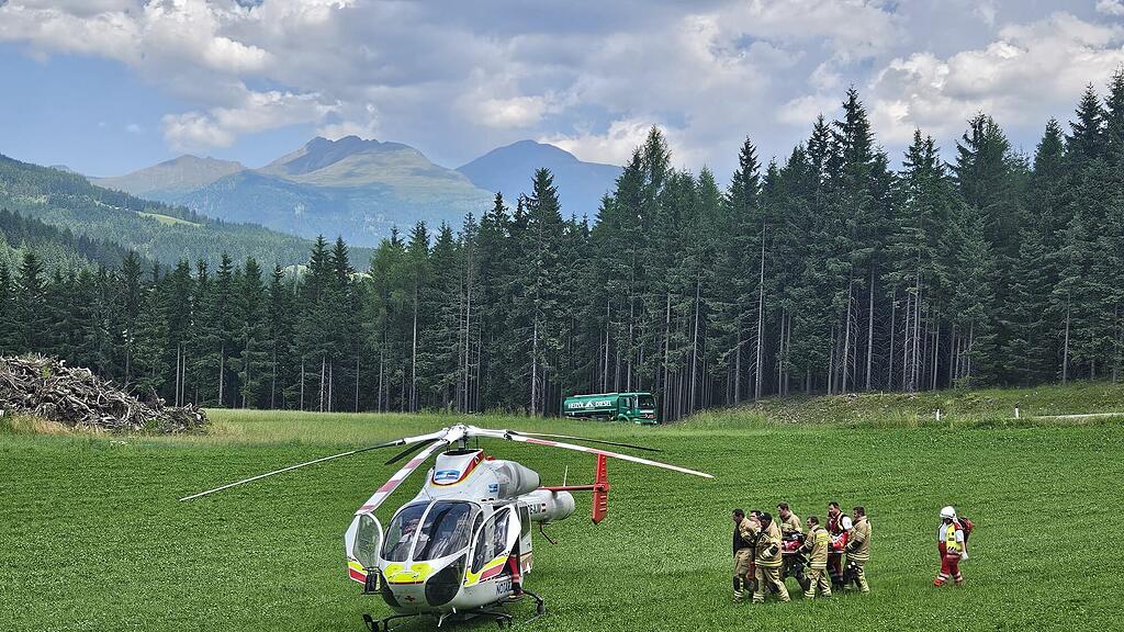 Drei Verletzte bei Unfall auf B95 in St. Andrä im Lungau