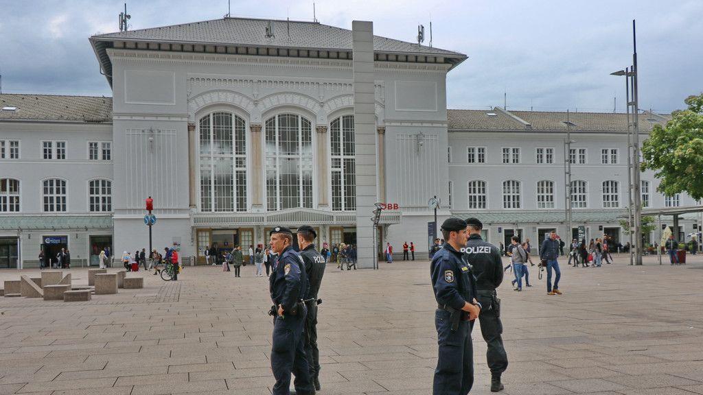 Präsenz der Polizei am Salzburger Hauptbahnhof seit August erneut erhöht