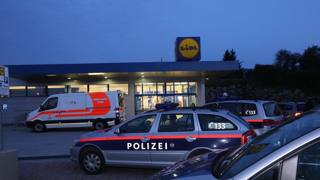 Unbekannter überfällt Lidl