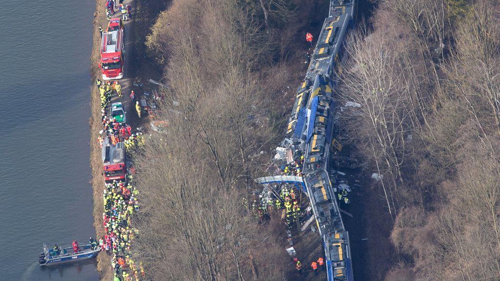 Zugunglück in Bad Aibling: Erschreckende Luftbilder