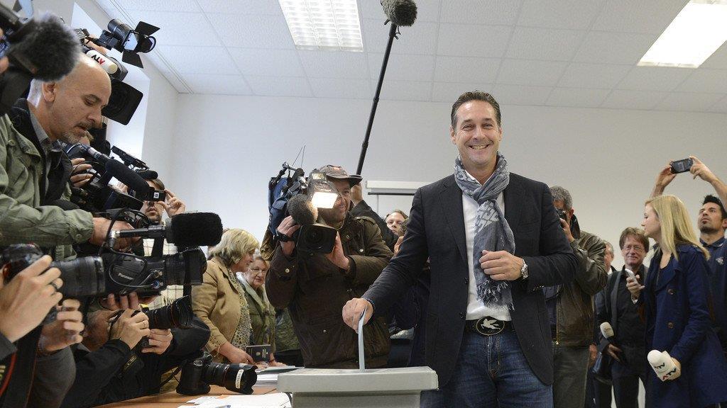 Nationalratswahl: Spitzenkandidaten geben Stimme ab