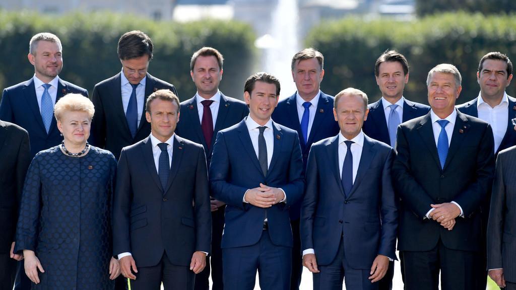 EU-Gipfel: Familienfoto im Mirabellgarten