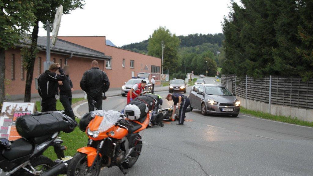 Harley-Fahrer schleudert in Gegenverkehr