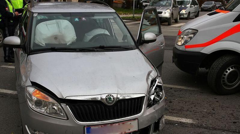 Zwei Autos prallen an Lehener Kreuzung zusammen