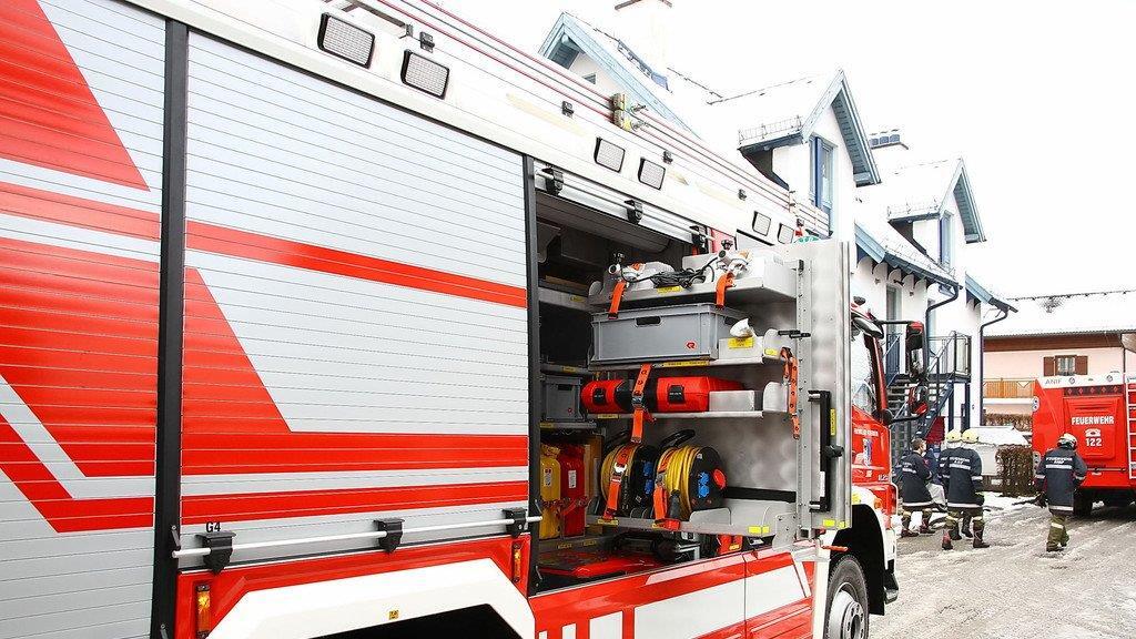 Wohnungstür in Anif in Flammen