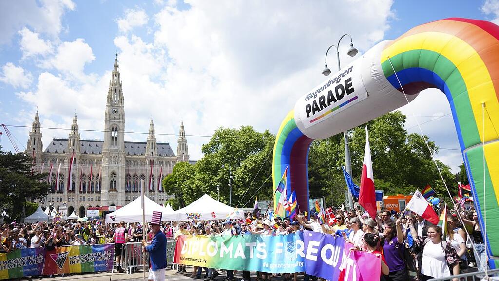 Regenbogenparade Wien 2023