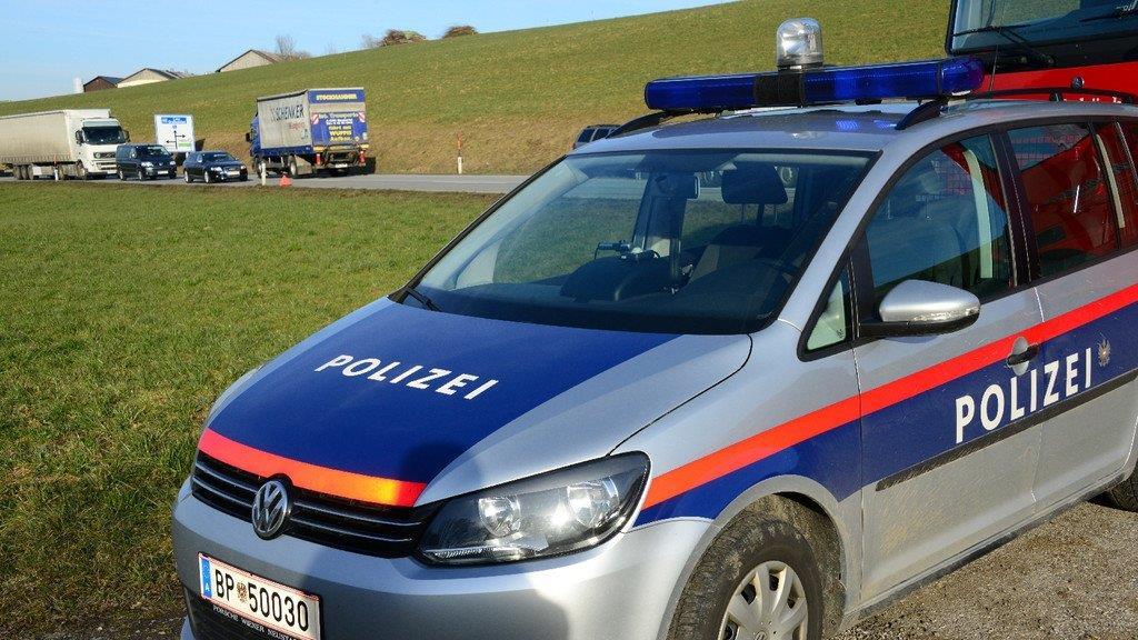 Bier-Lkw kippt um